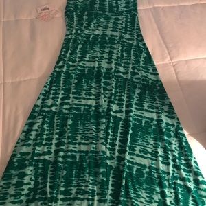 Can be worn as maxi skirt or dress